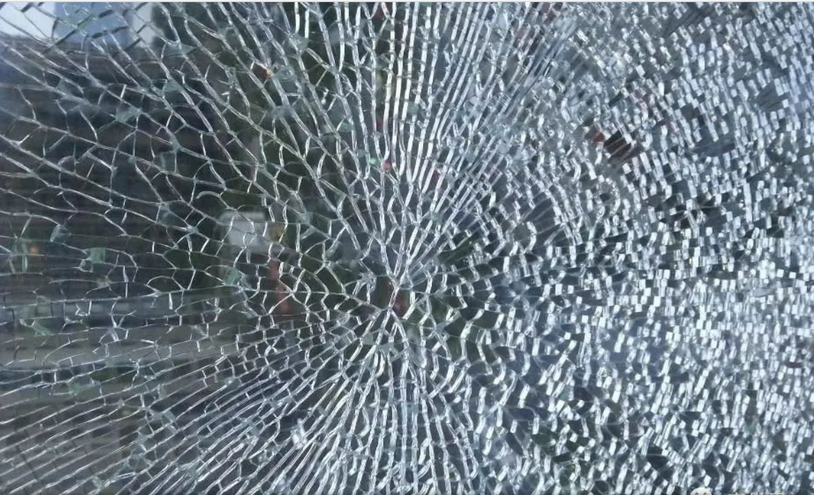 Methods to reduce self explosion in Tempered Glass